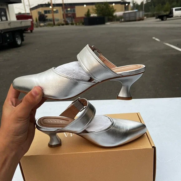 New Wydr US 7 Metallic Silver Ingrid Pointy Toe Kitten Heels - Picture 6 of 9